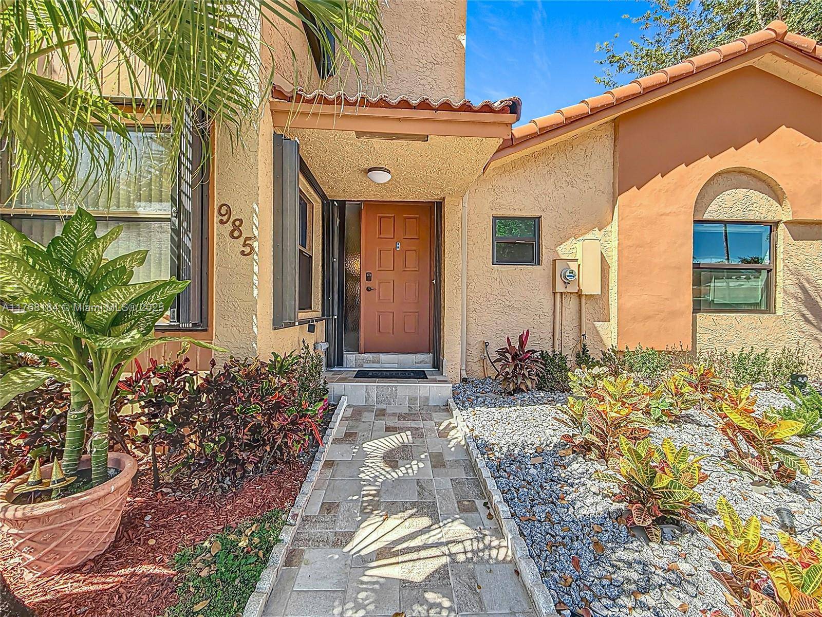 Pembroke Pines, FL 33025,985 SW 113th Ter