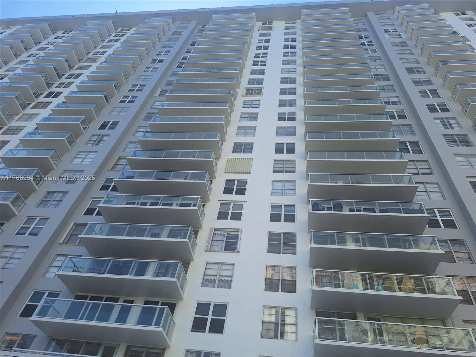 Sunny Isles Beach, FL 33160,230 174th St #417