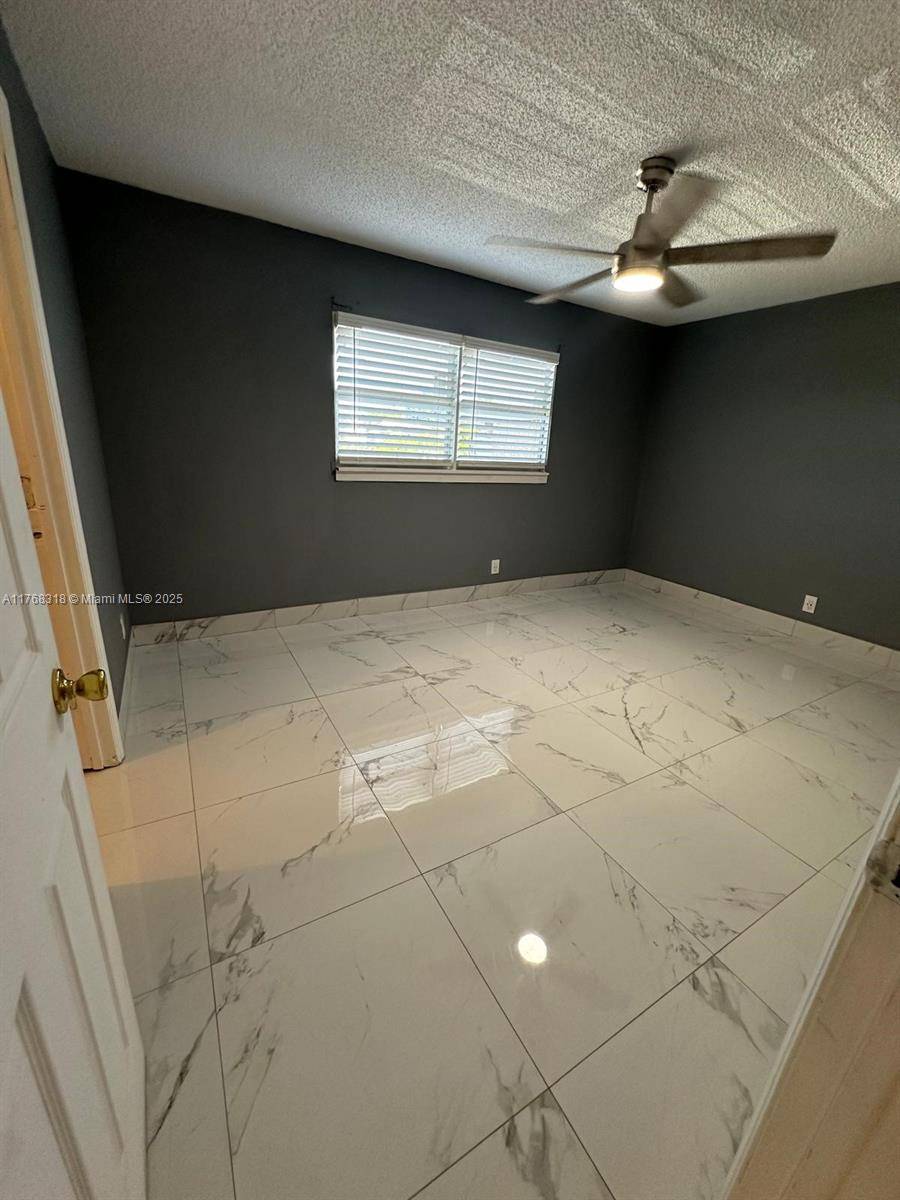 North Lauderdale, FL 33068,700 SW 80th Ter #0