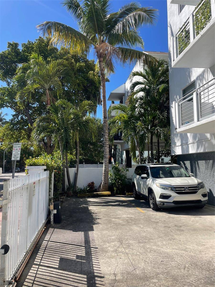 Miami Beach, FL 33139,716 Michigan Ave #202