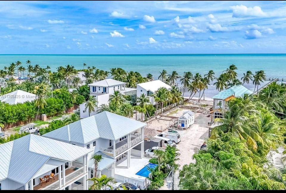 Islamorada, FL 33036,105 Carroll #1