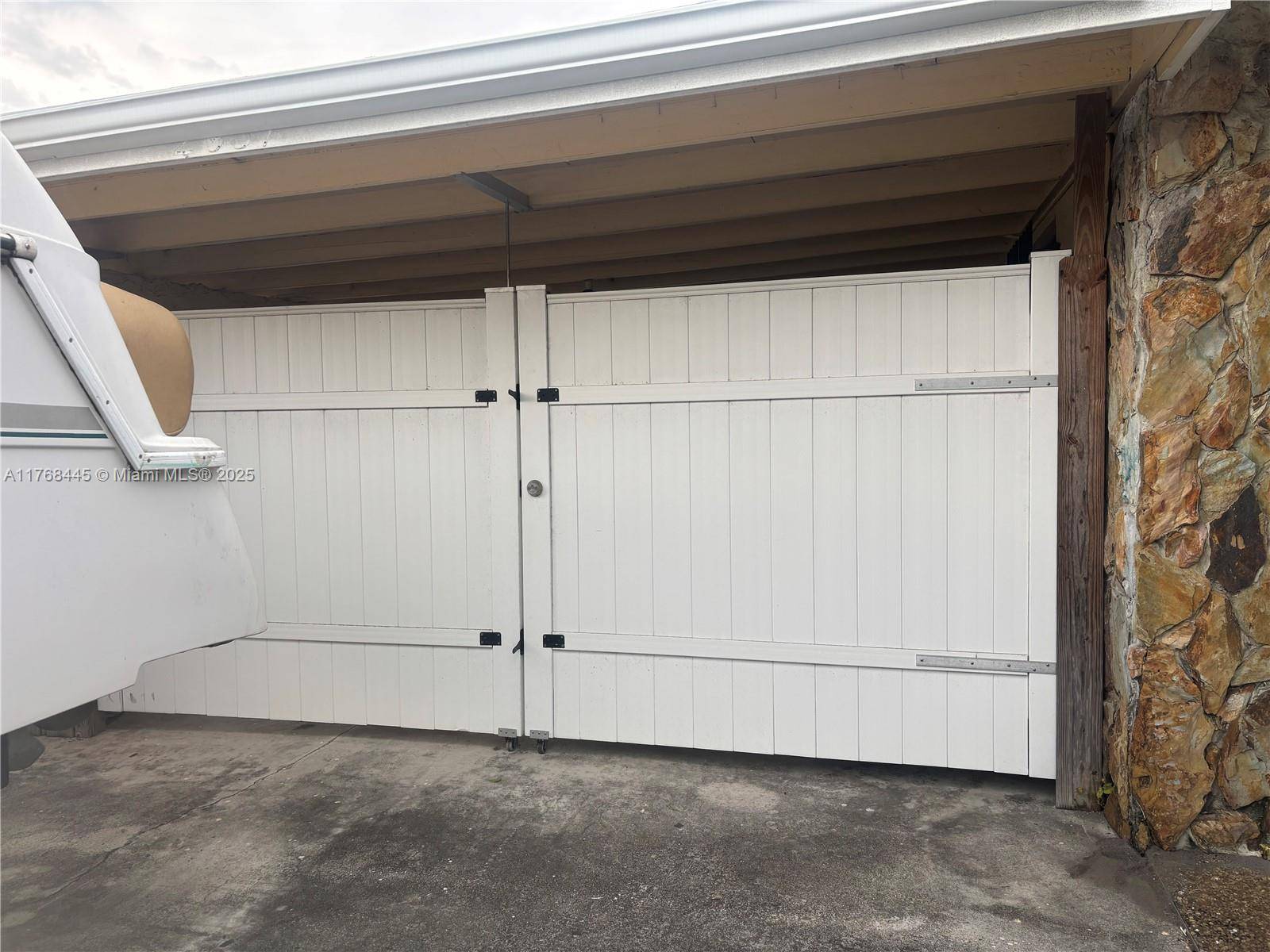 Pompano Beach, FL 33069,2637 NW 7th St