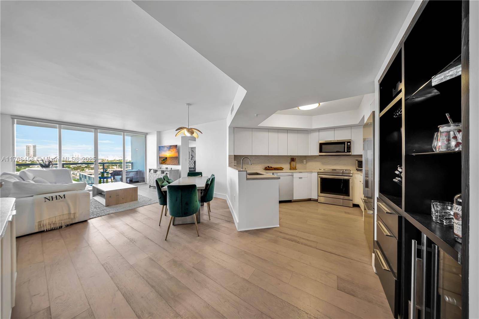 Miami Beach, FL 33139,1900 Sunset Harbour Dr #911