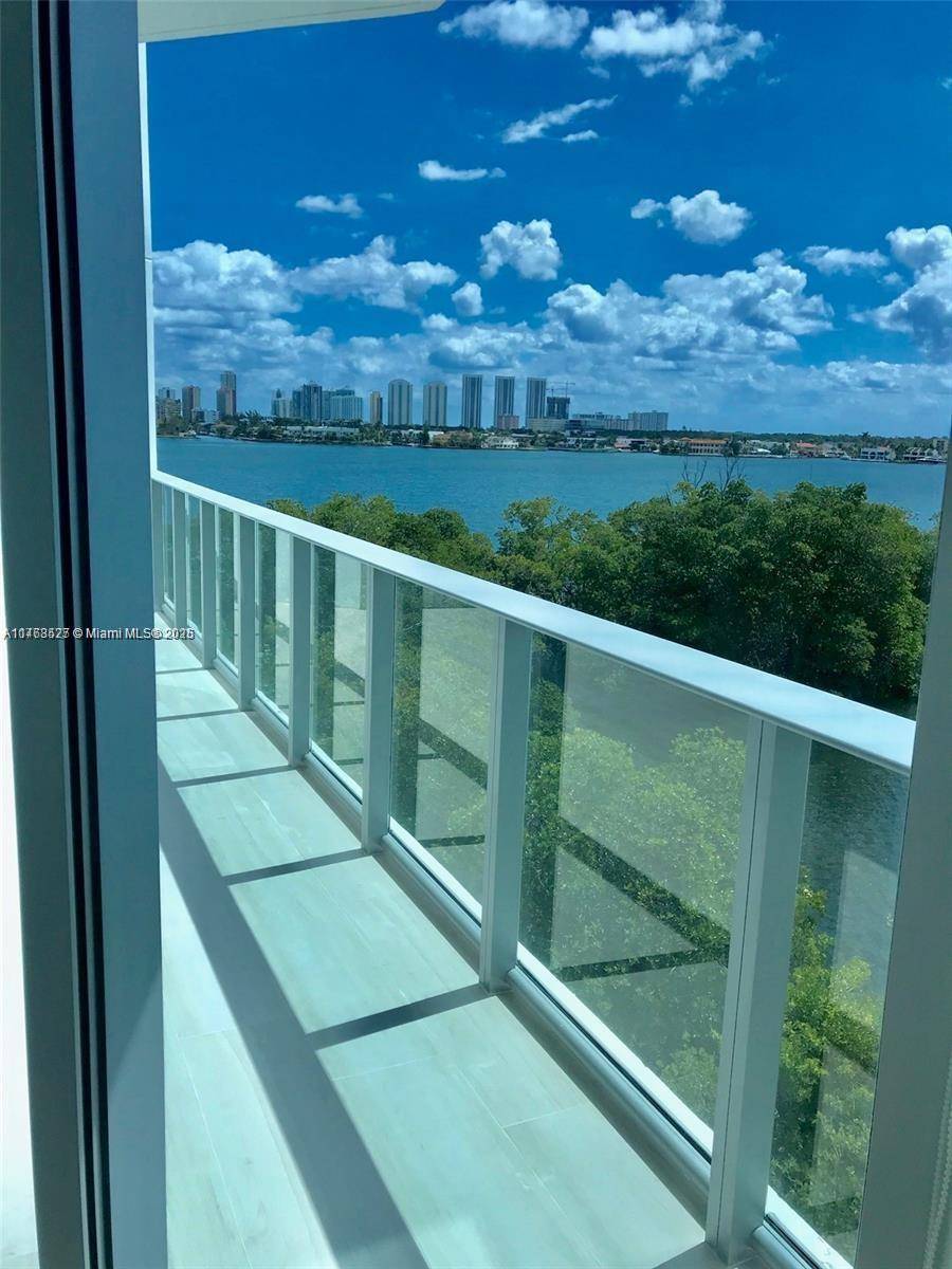 North Miami Beach, FL 33160,17111 Biscayne Blvd #408