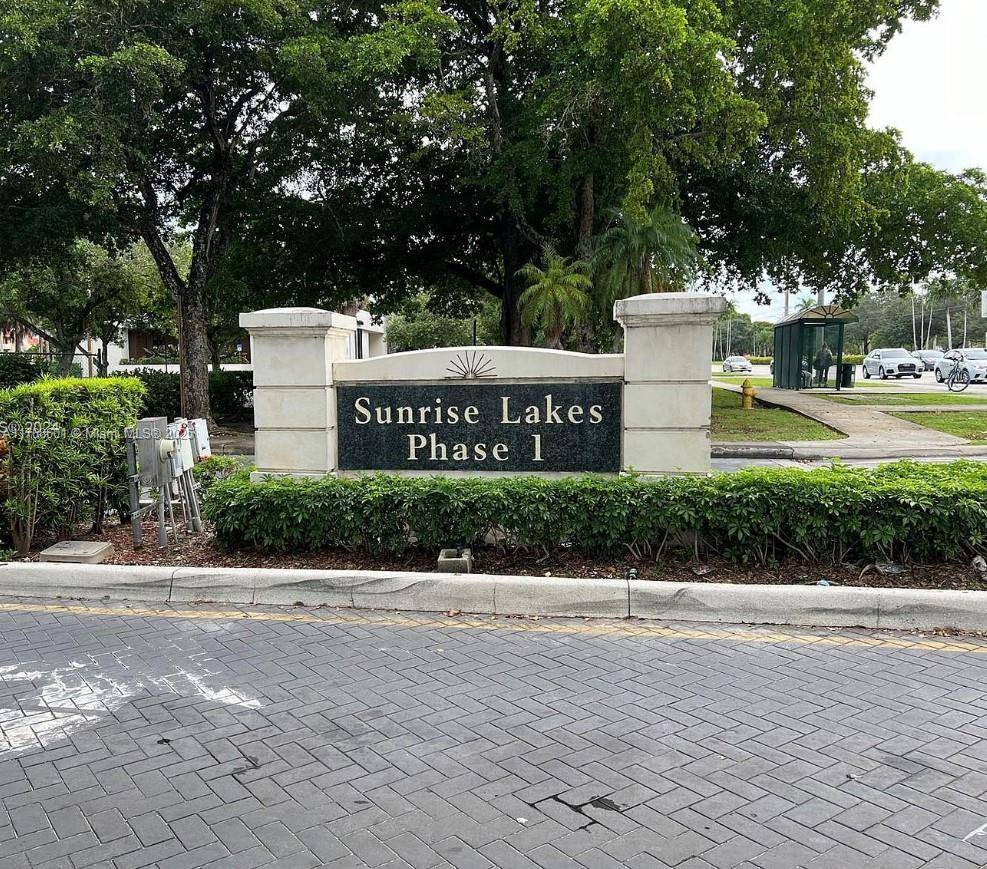 Sunrise, FL 33322,8101 N Sunrise Lakes Dr #105