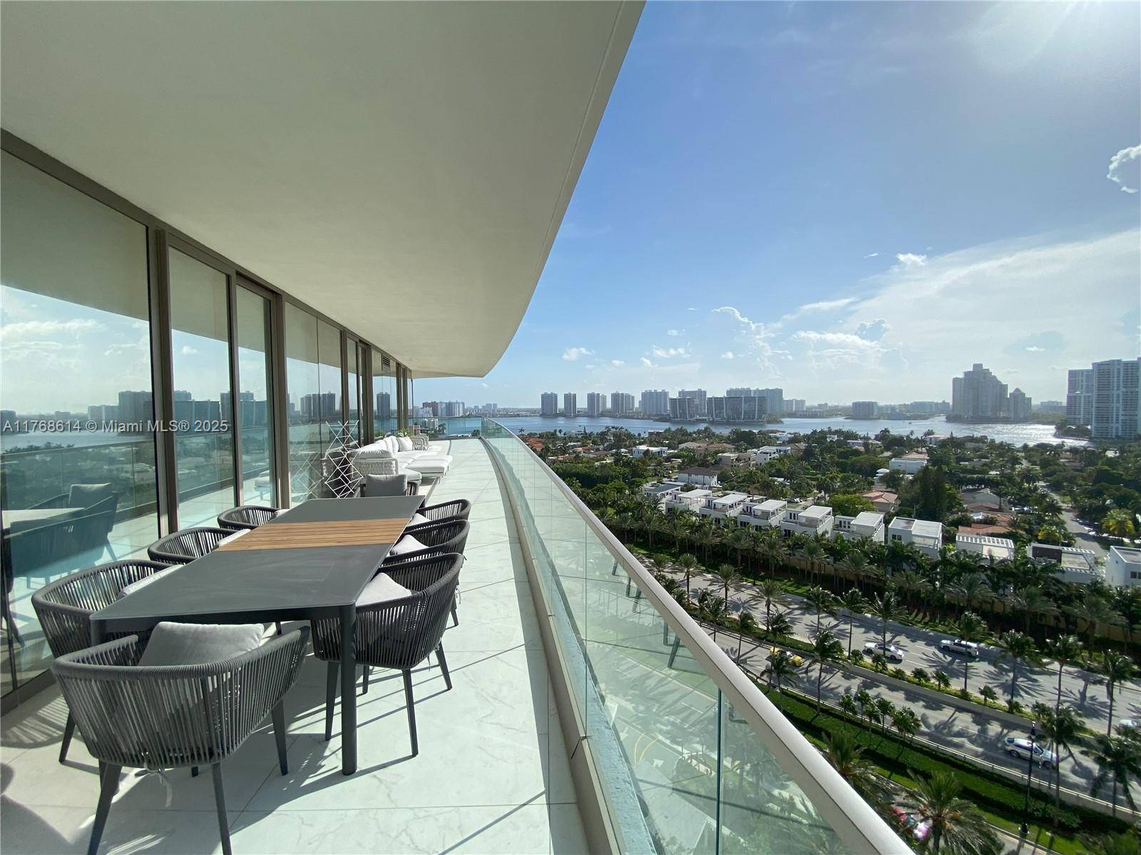 Sunny Isles Beach, FL 33160,18975 Collins Ave #1005