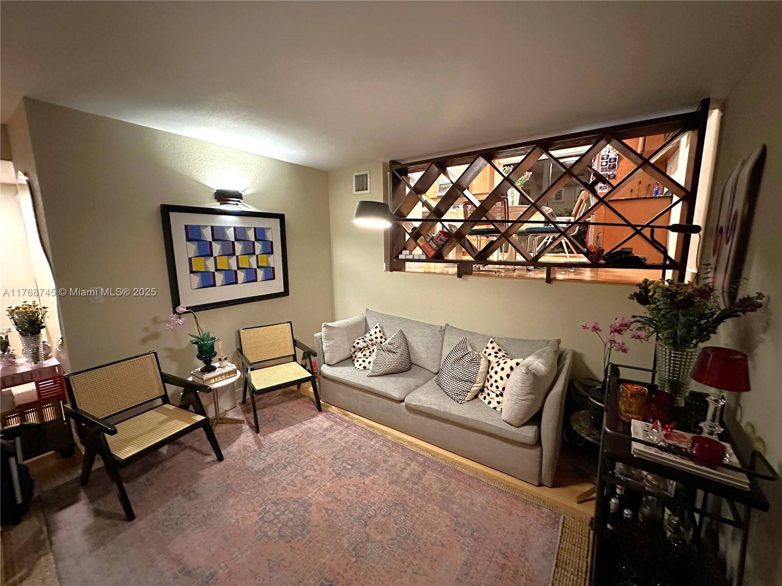 Coral Gables, FL 33134,400 Valencia Ave #2