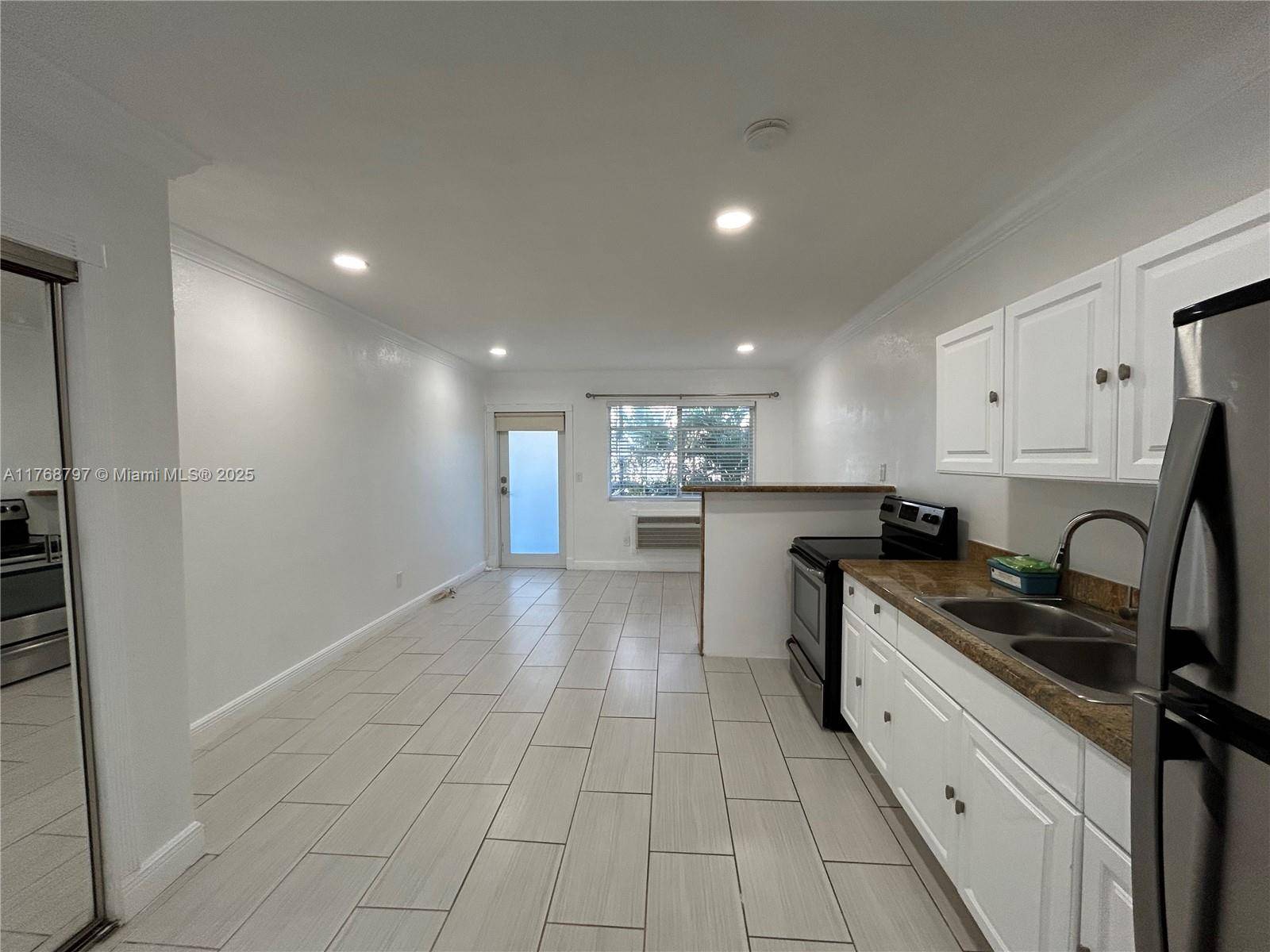 Miami Beach, FL 33141,Address not disclosed