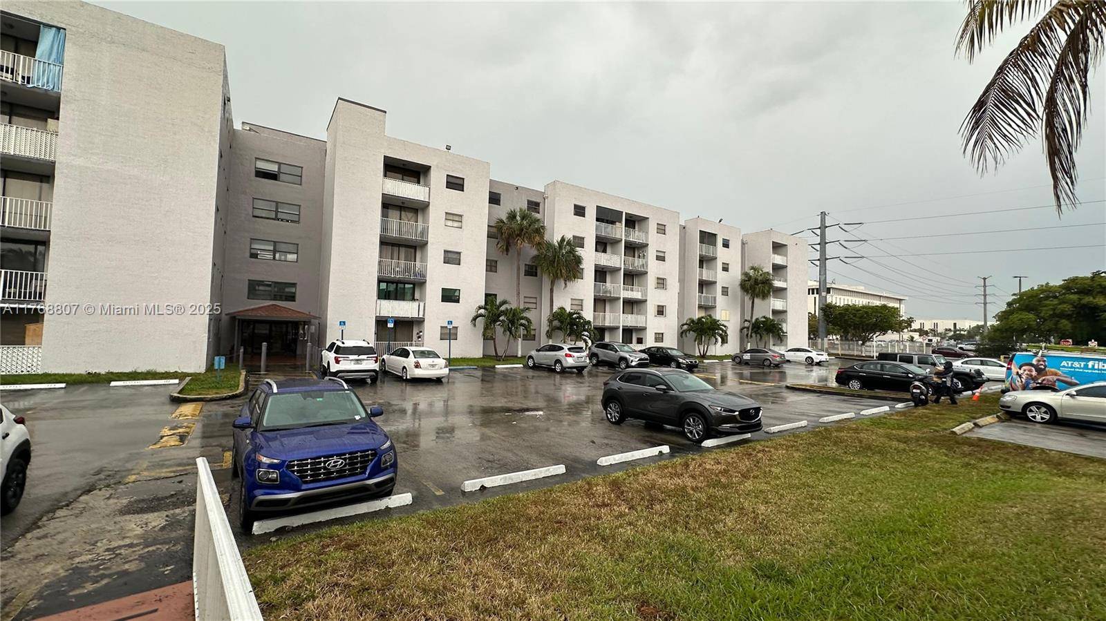 Miami, FL 33126,8075 NW 7th St #521