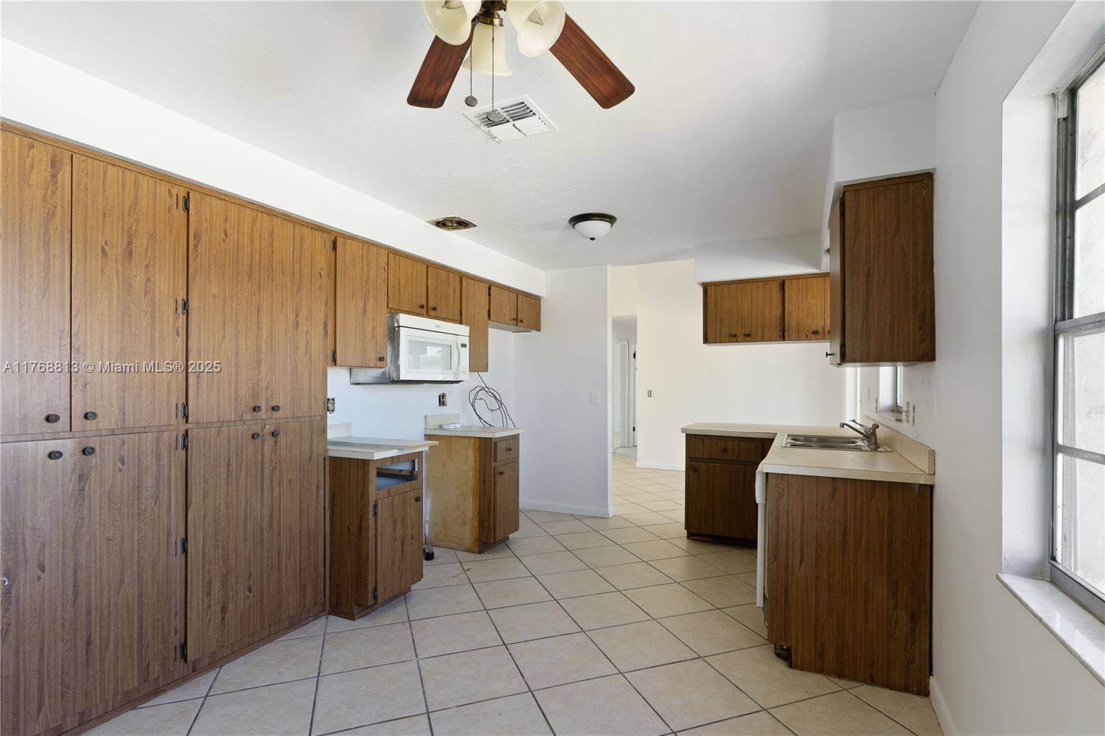 Citrus Springs, FL 34465,911 W CATBRIER LN