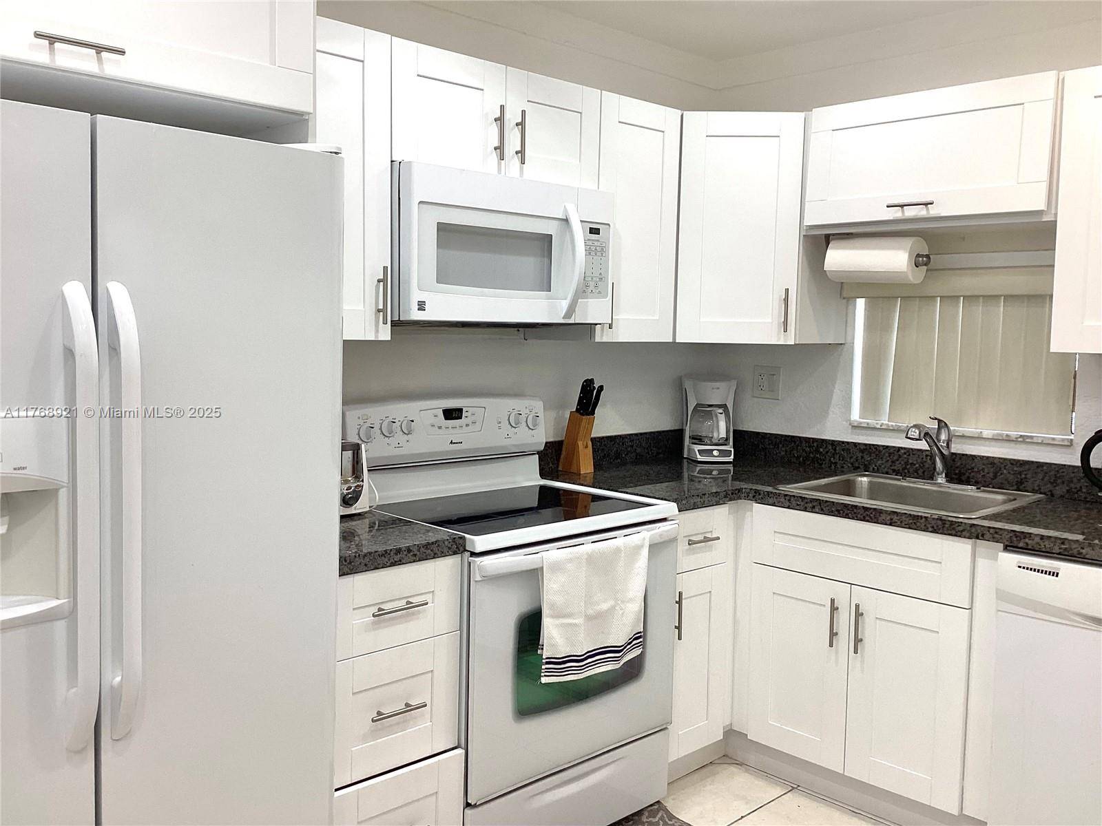 Pembroke Pines, FL 33025,9511 N Hollybrook Lake Dr #305