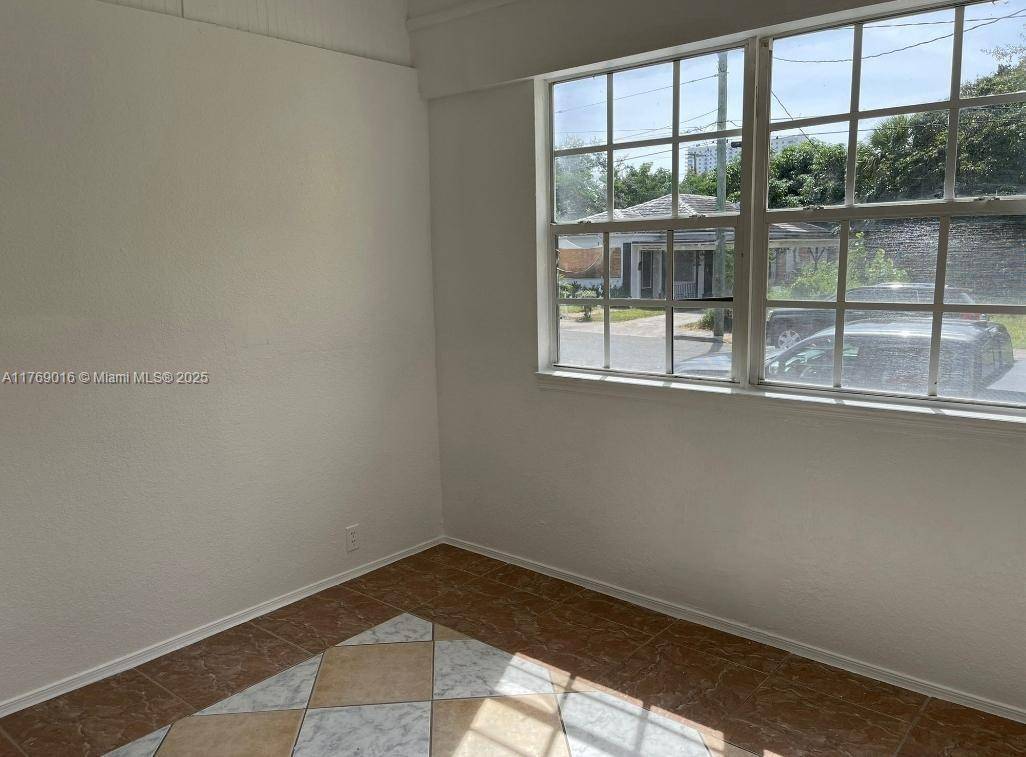 West Palm Beach, FL 33401,707 4th St #0