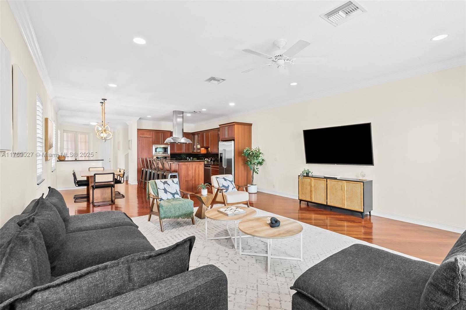 Fort Lauderdale, FL 33315,419 SW 5th St #419