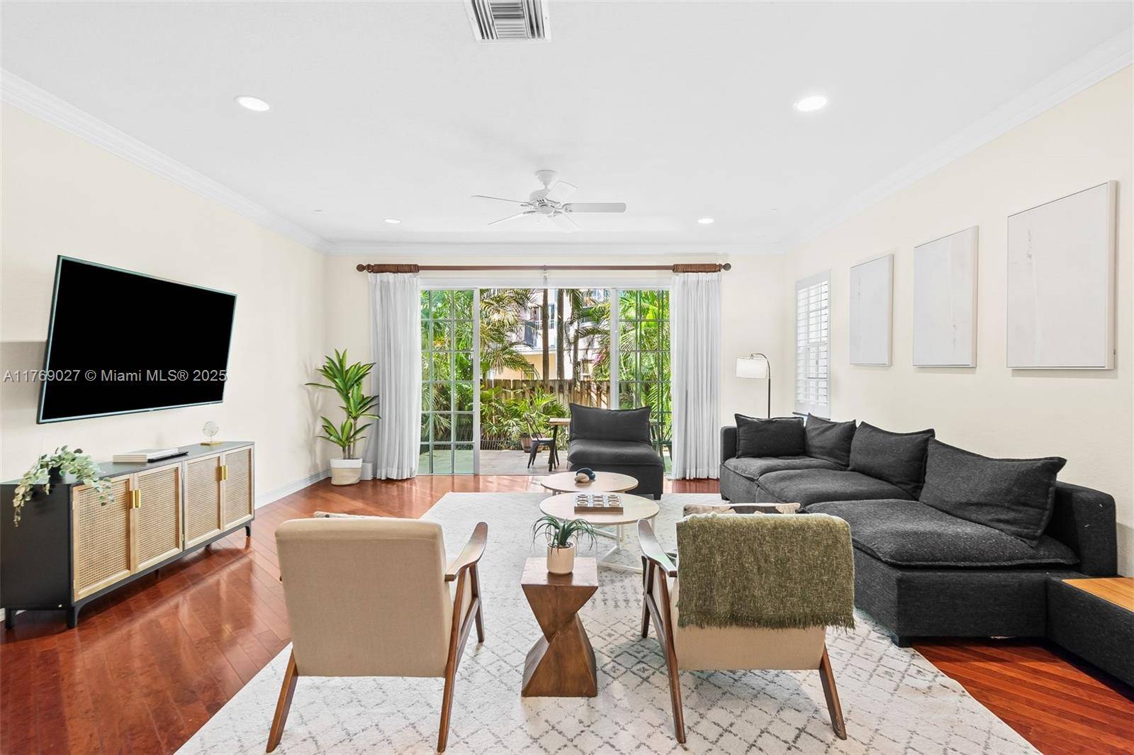 Fort Lauderdale, FL 33315,419 SW 5th St #419