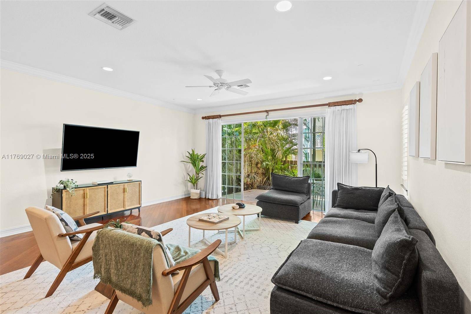 Fort Lauderdale, FL 33315,419 SW 5th St #419