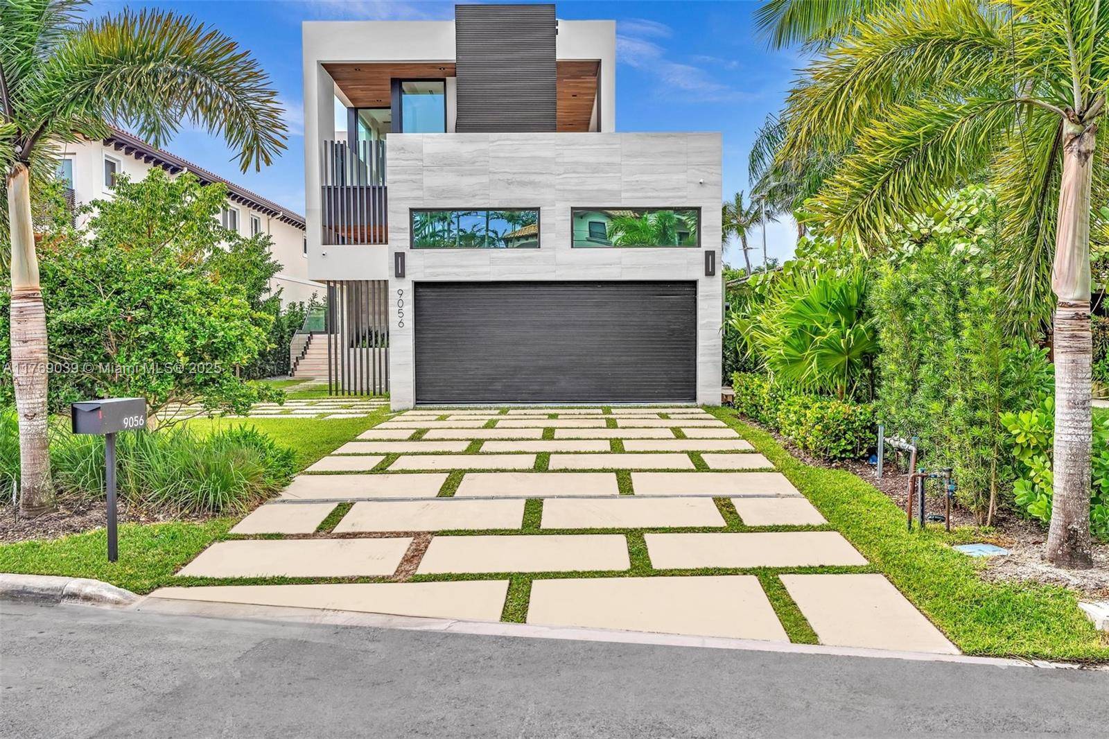 Surfside, FL 33154,9056 Bay Dr