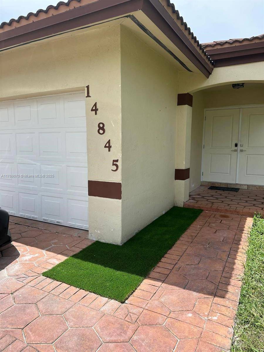 Miami, FL 33187,14845 SW 174th St
