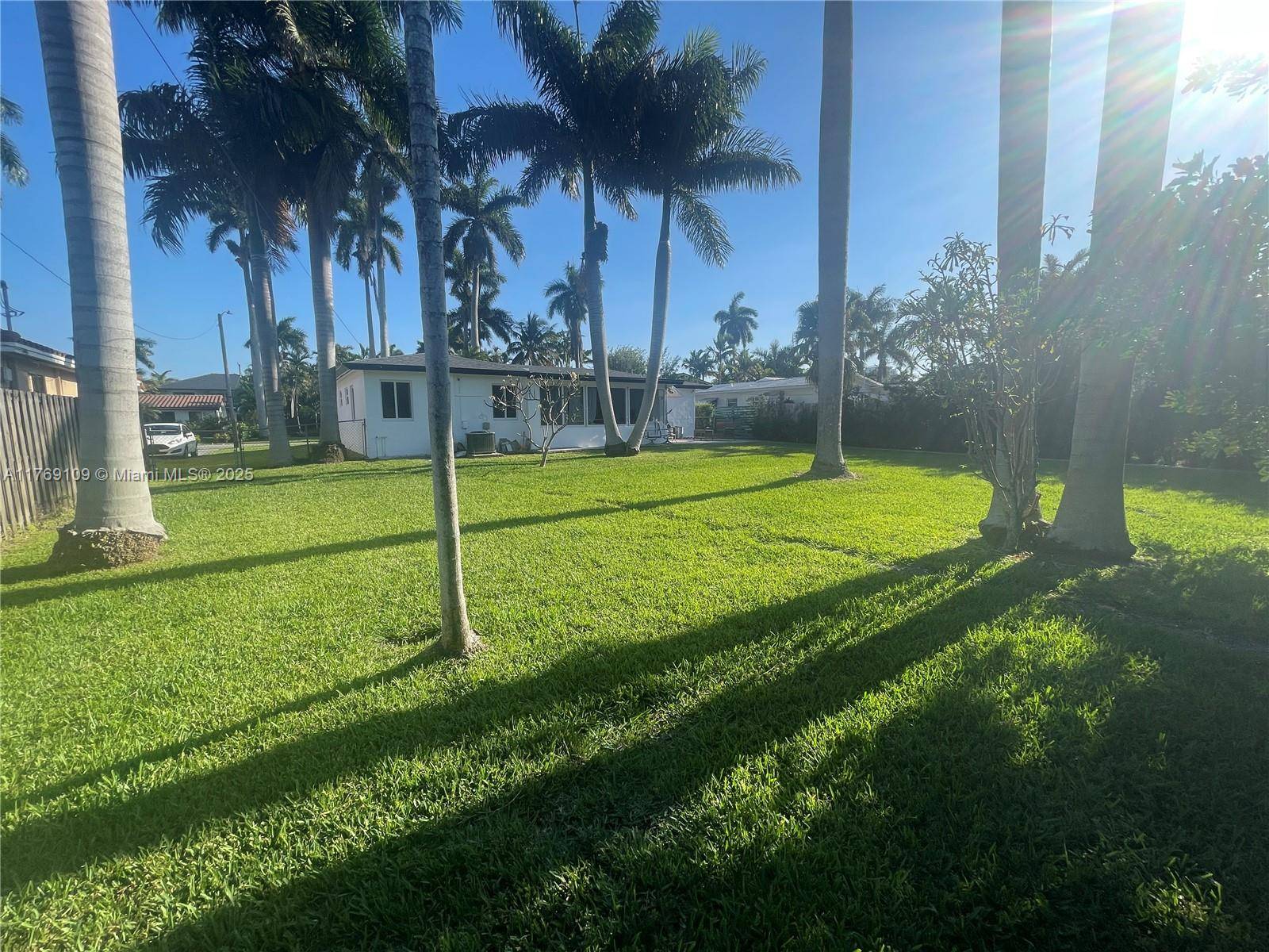 Hollywood, FL 33019,1319 Buchanan St