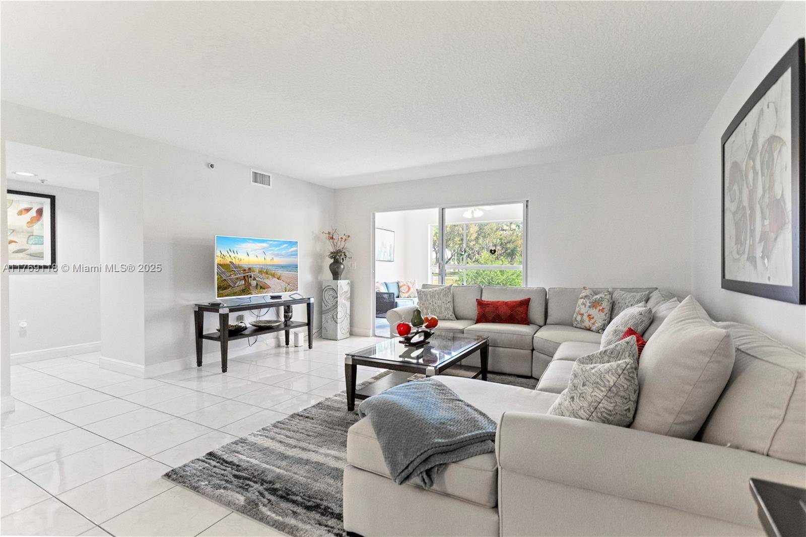 Boynton Beach, FL 33437,5876 Regal Glen Dr #101