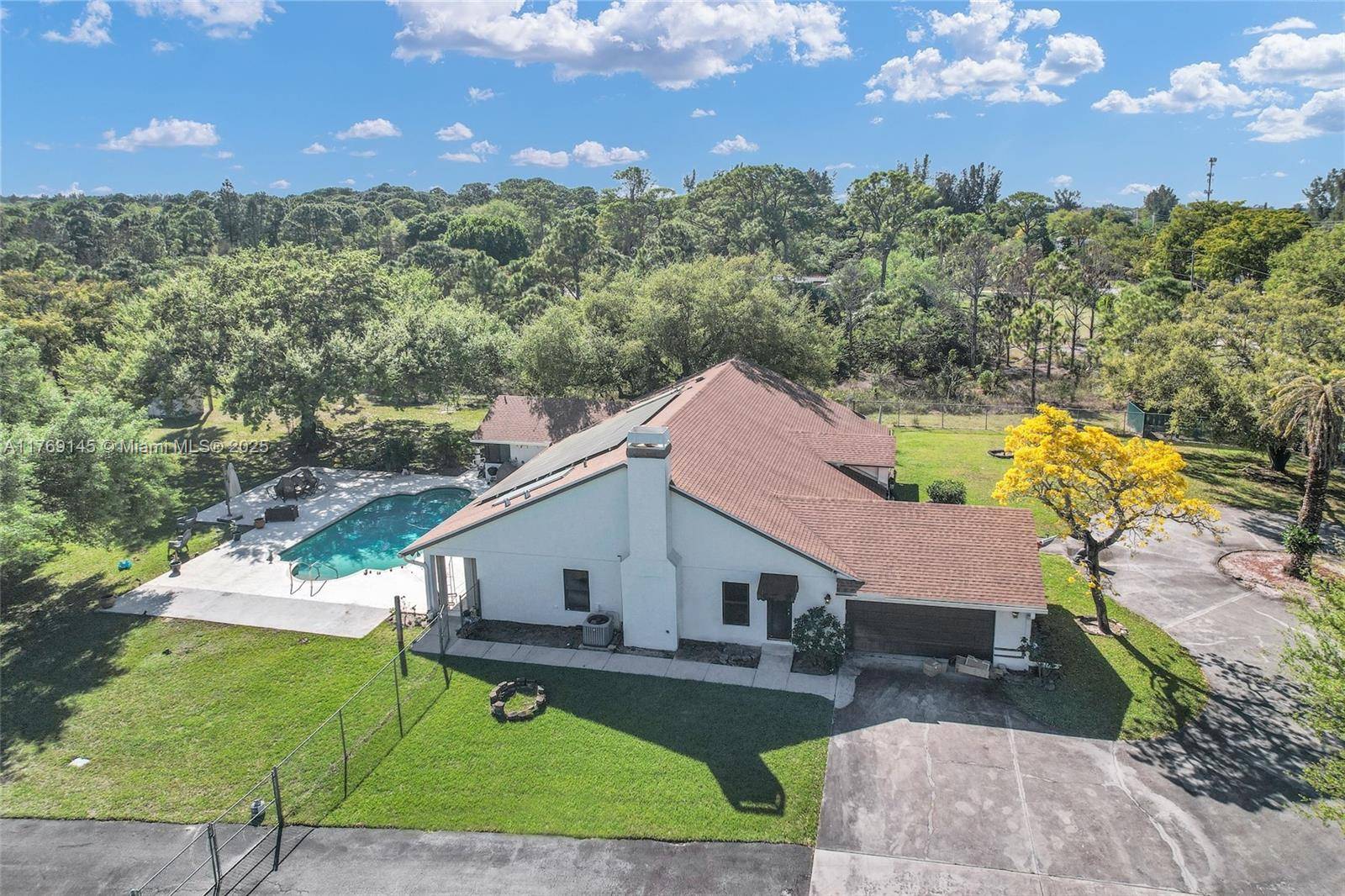 Pompano Beach, FL 33073,5270 NW 76th Pl