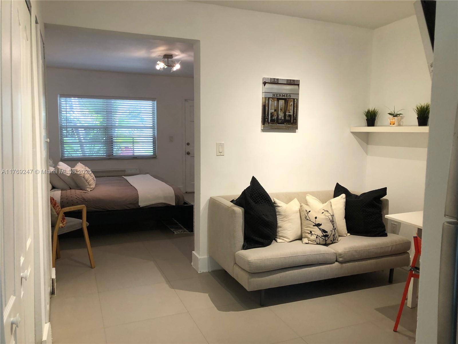 Miami Beach, FL 33139,911 Meridian Ave #105