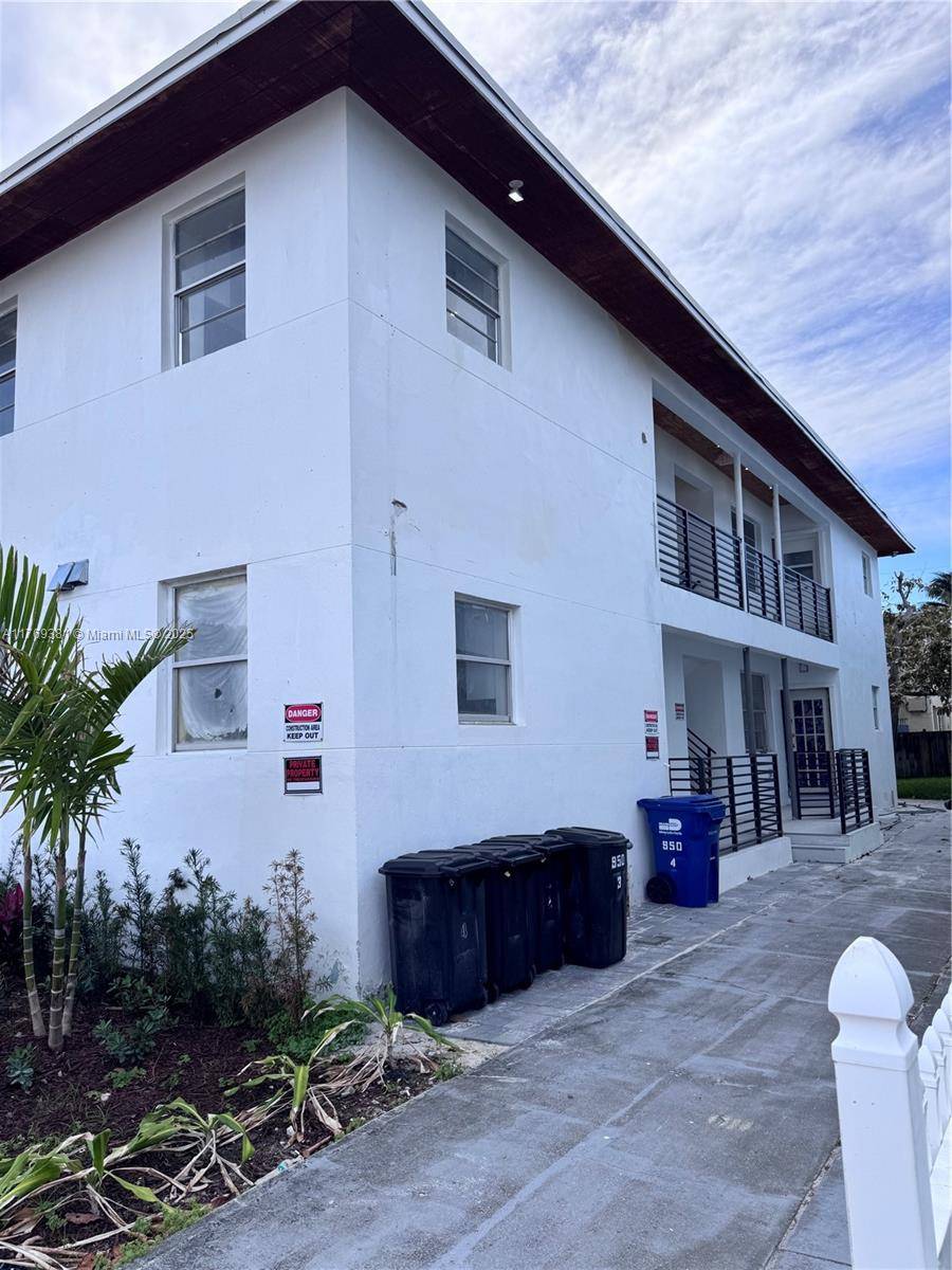 Miami Beach, FL 33141,950 79th Ter #2