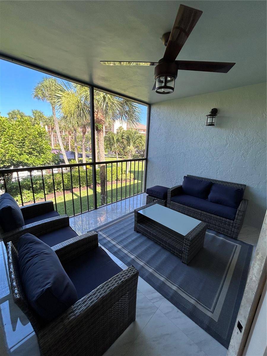 Jupiter, FL 33477,275 Palm Ave #D205