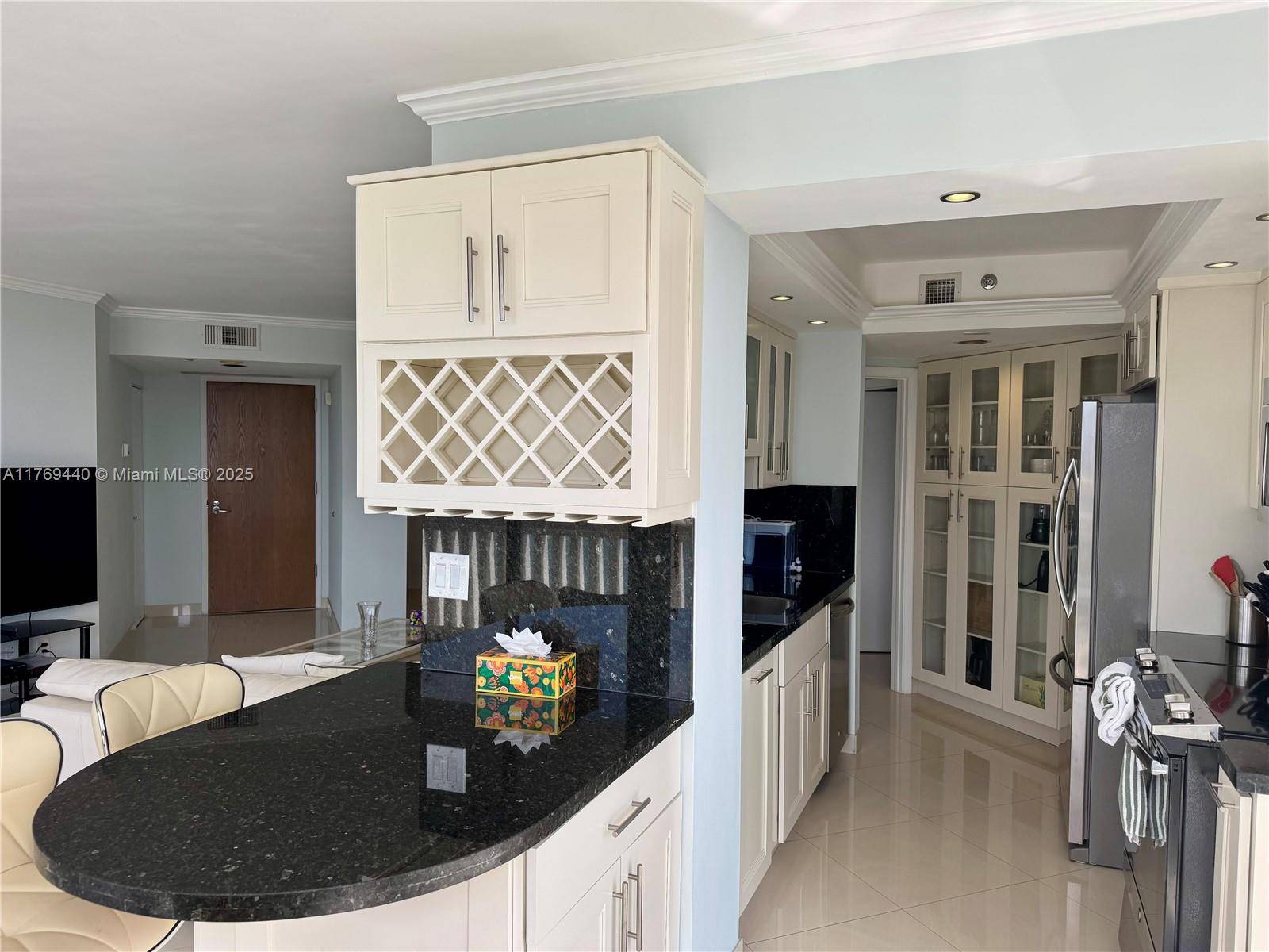 Aventura, FL 33160,1000 ISLAND BL #710