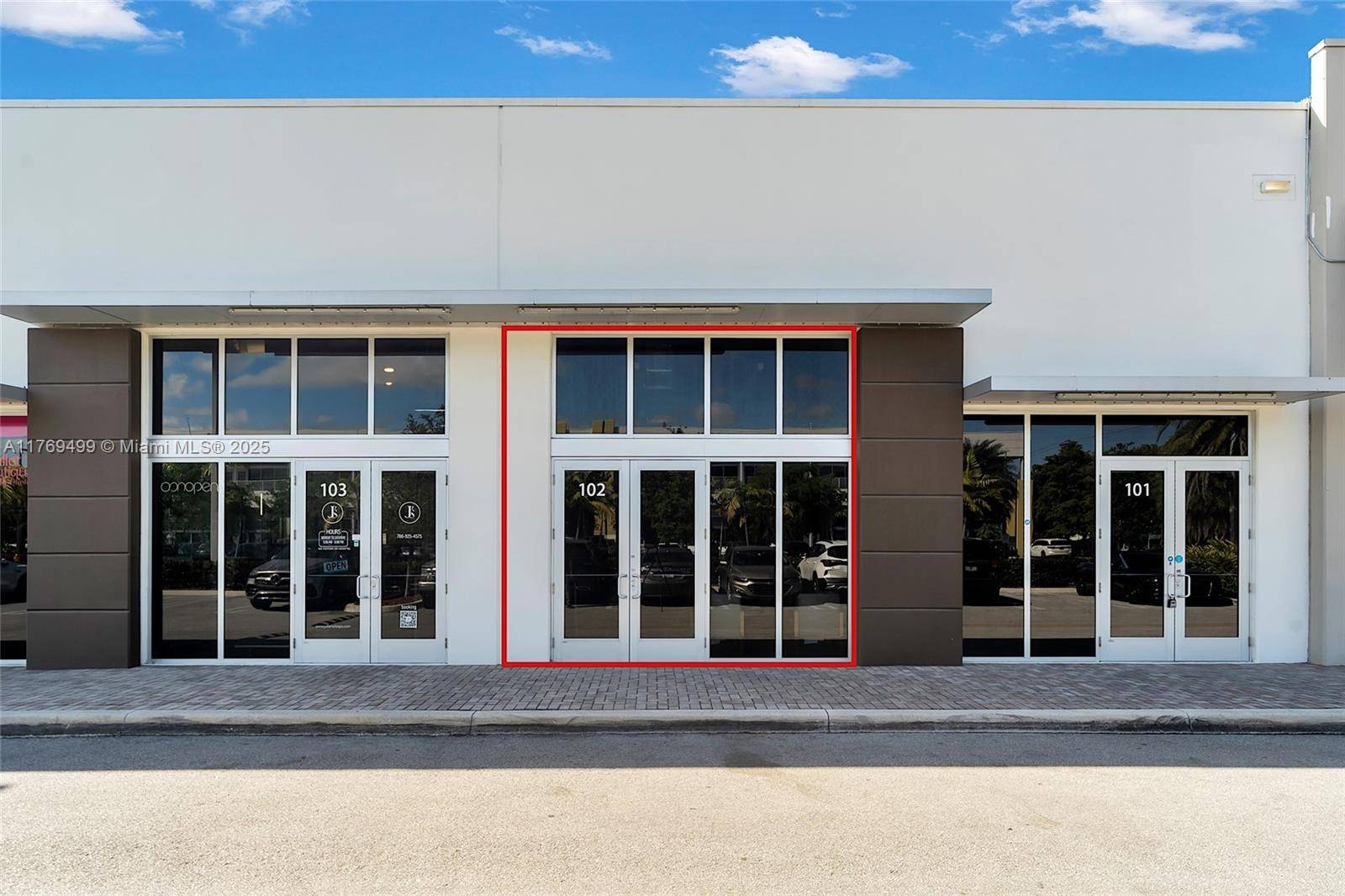 Sweetwater, FL 33172,10890 NW 17th St #102
