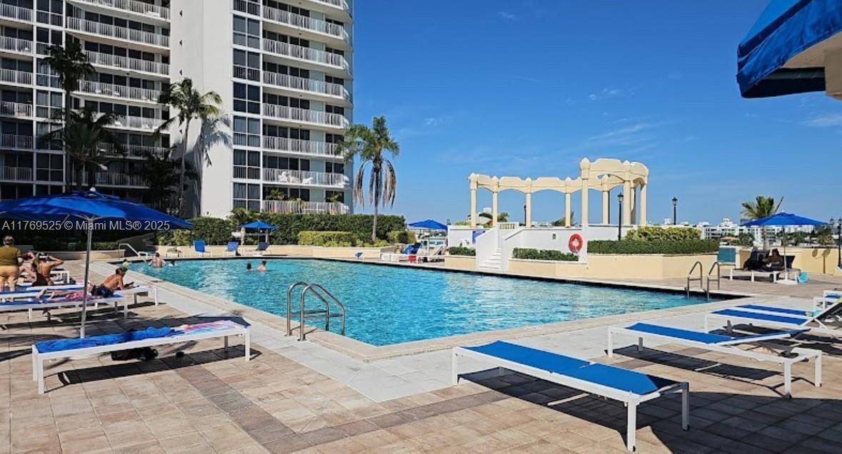North Bay Village, FL 33141,7601 E Treasure Dr #1523