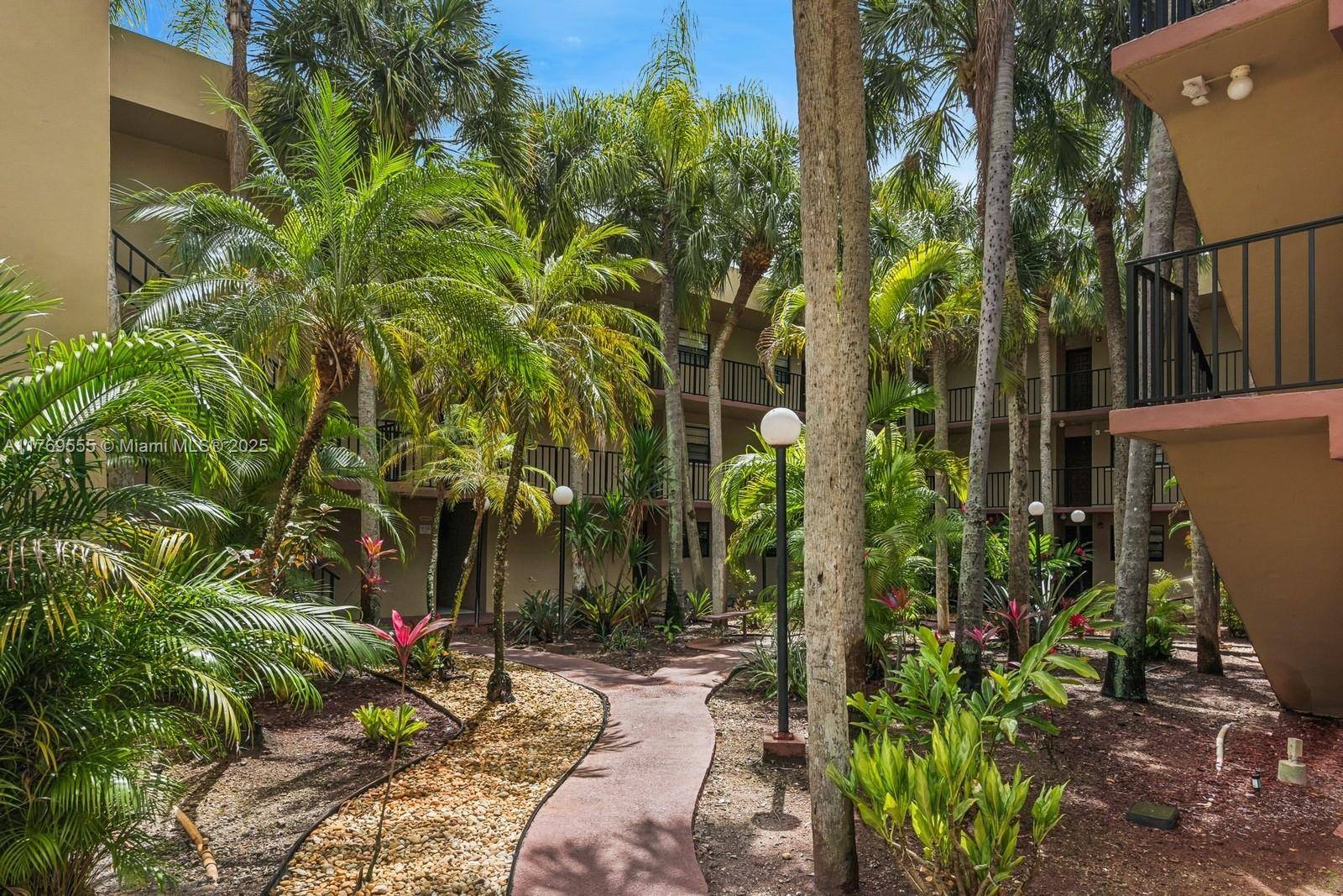Miami, FL 33176,10835 SW 112th Ave #314