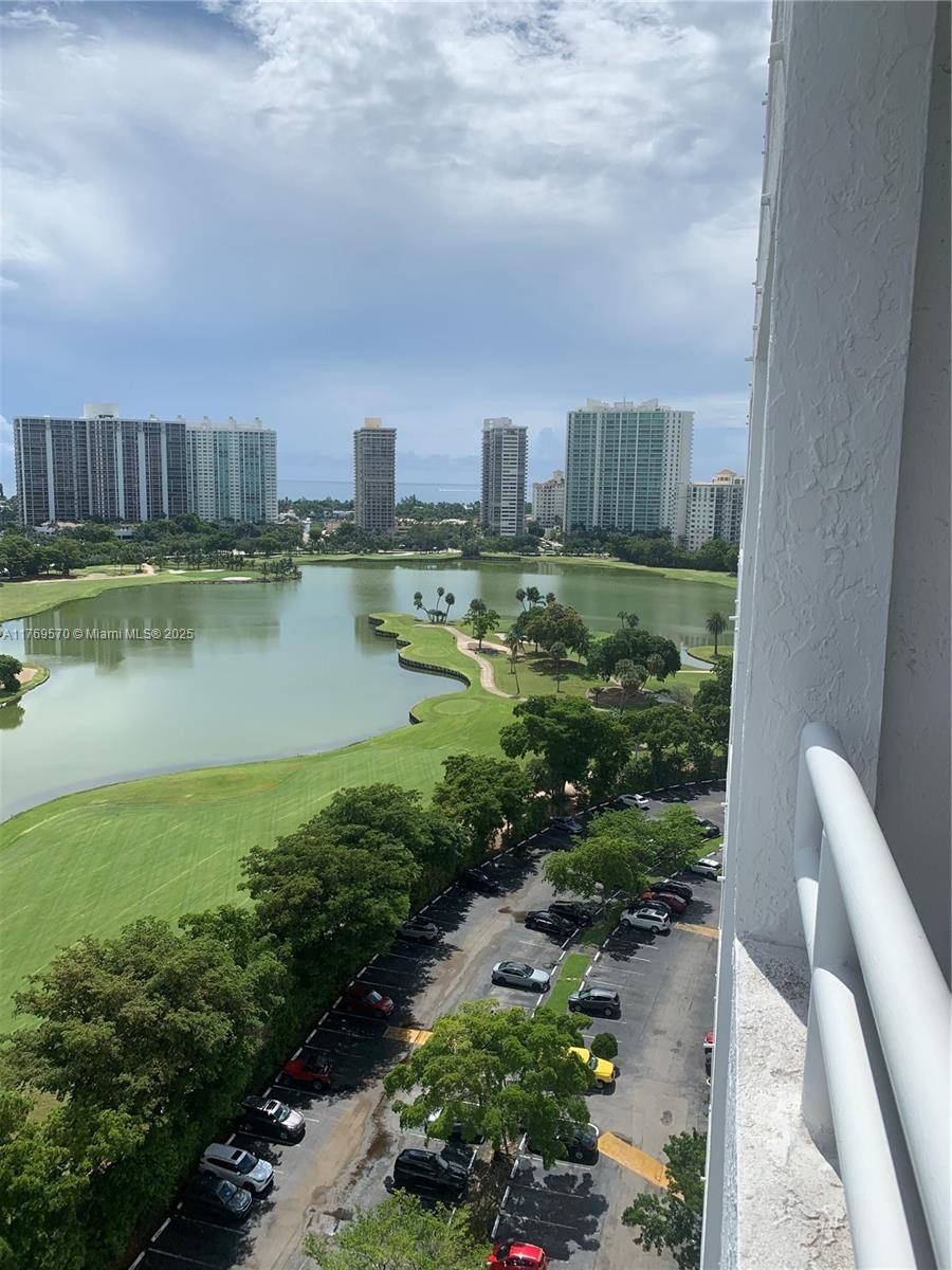 Aventura, FL 33180,20225 NE 34 CT #1819