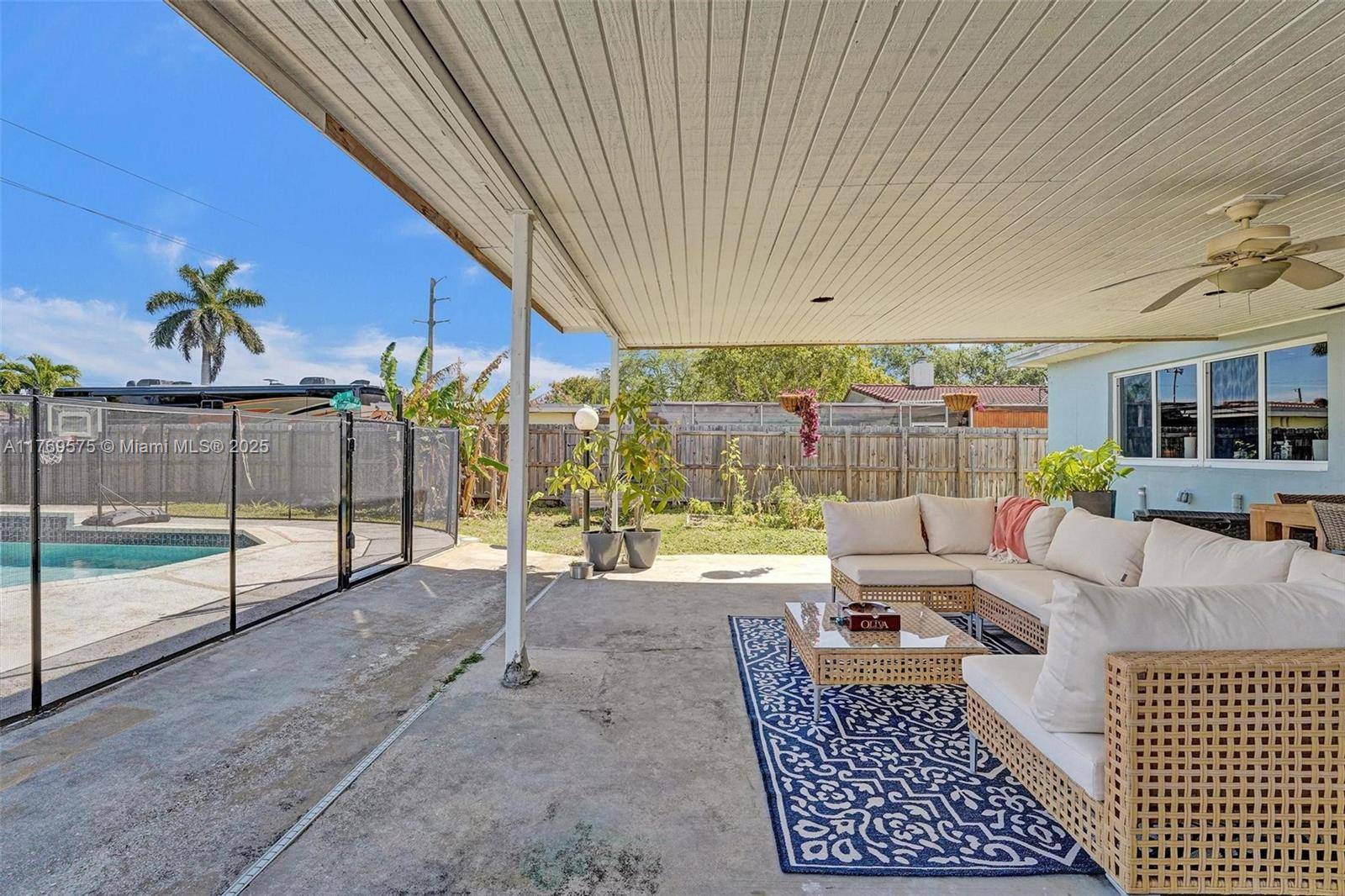 Hollywood, FL 33021,3407 N Longfellow Cir