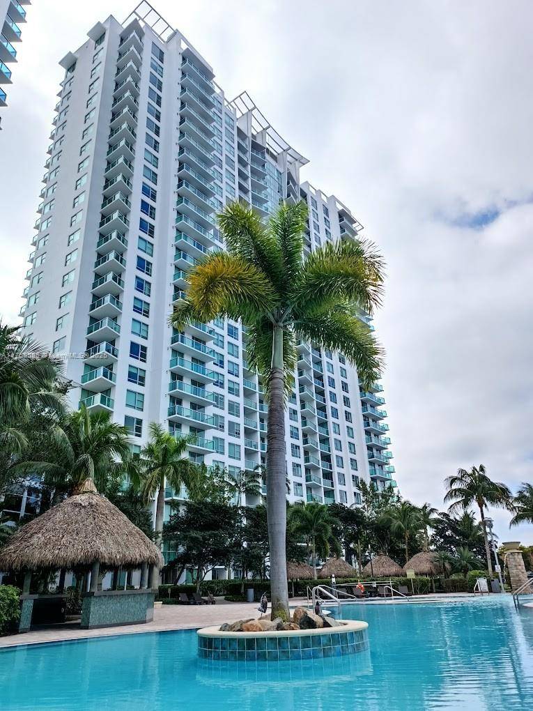 Sunrise, FL 33323,2681 N Flamingo Rd #302S