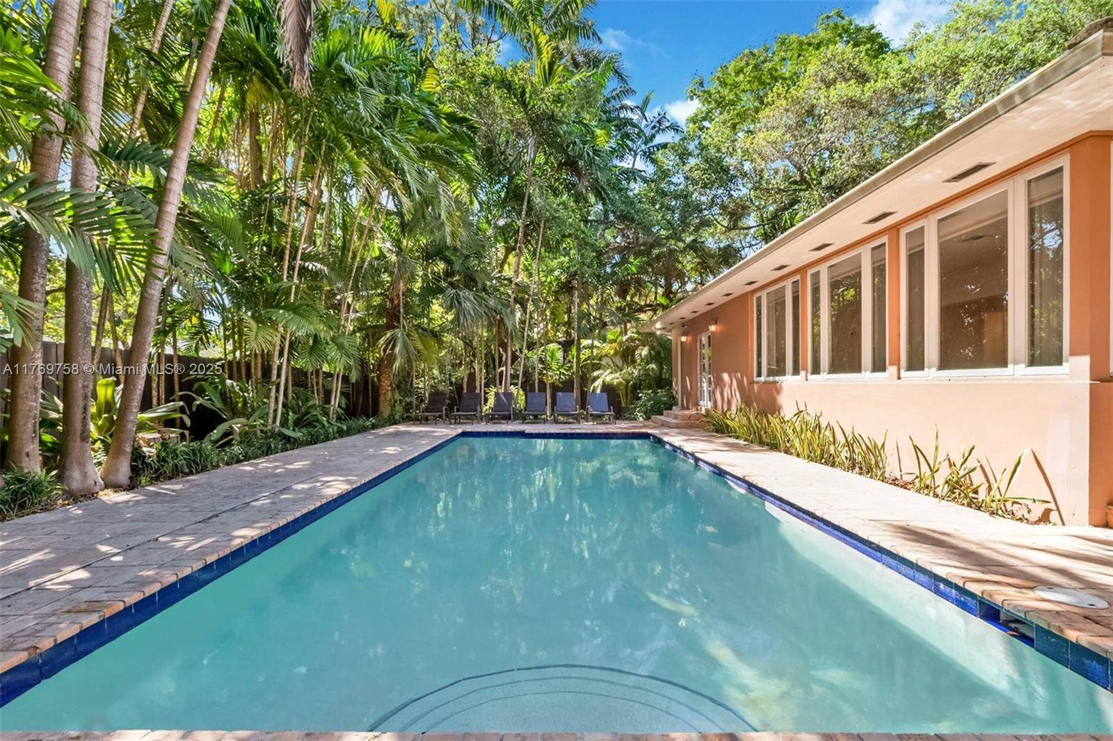 Coconut Grove, FL 33133,3975 Utopia Court