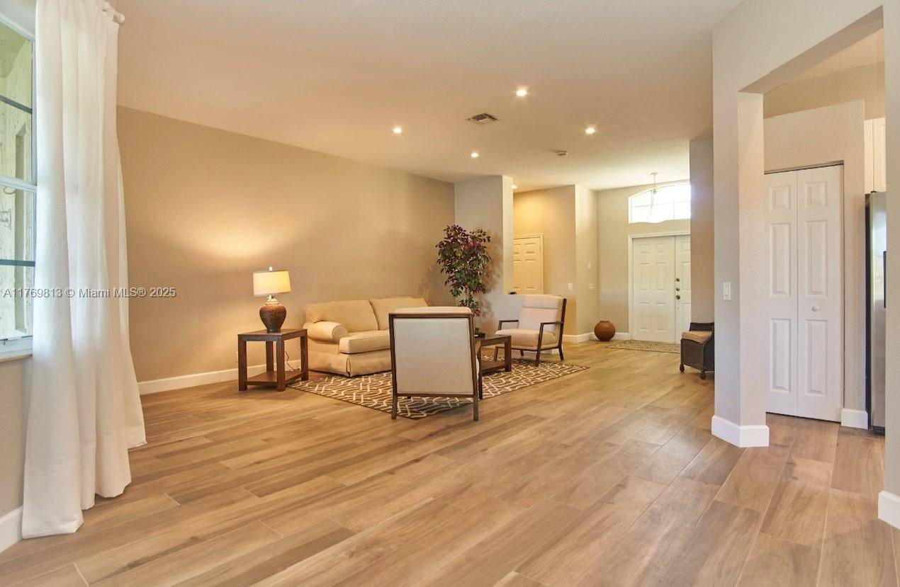 Weston, FL 33327,778 Tulip Cir