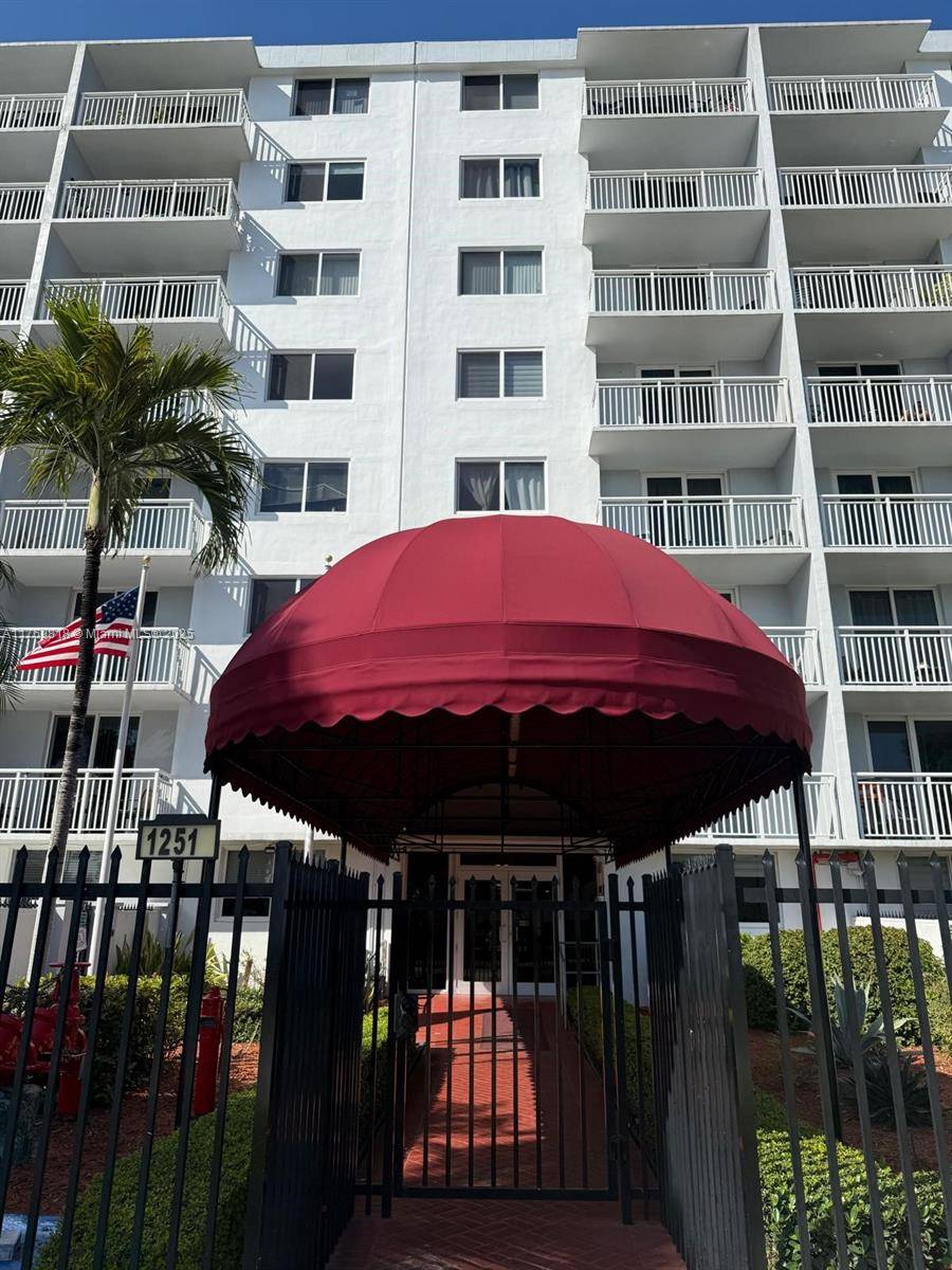 Miami, FL 33161,1251 NE 108th St #412