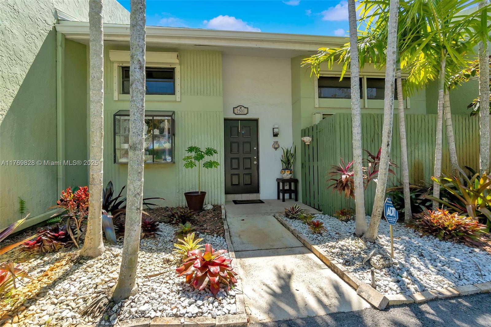 Oakland Park, FL 33309,2840 S Oakland Forest Dr #2501
