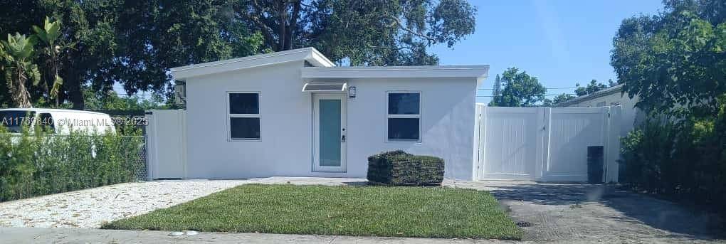 Hollywood, FL 33021,5636 Arthur St