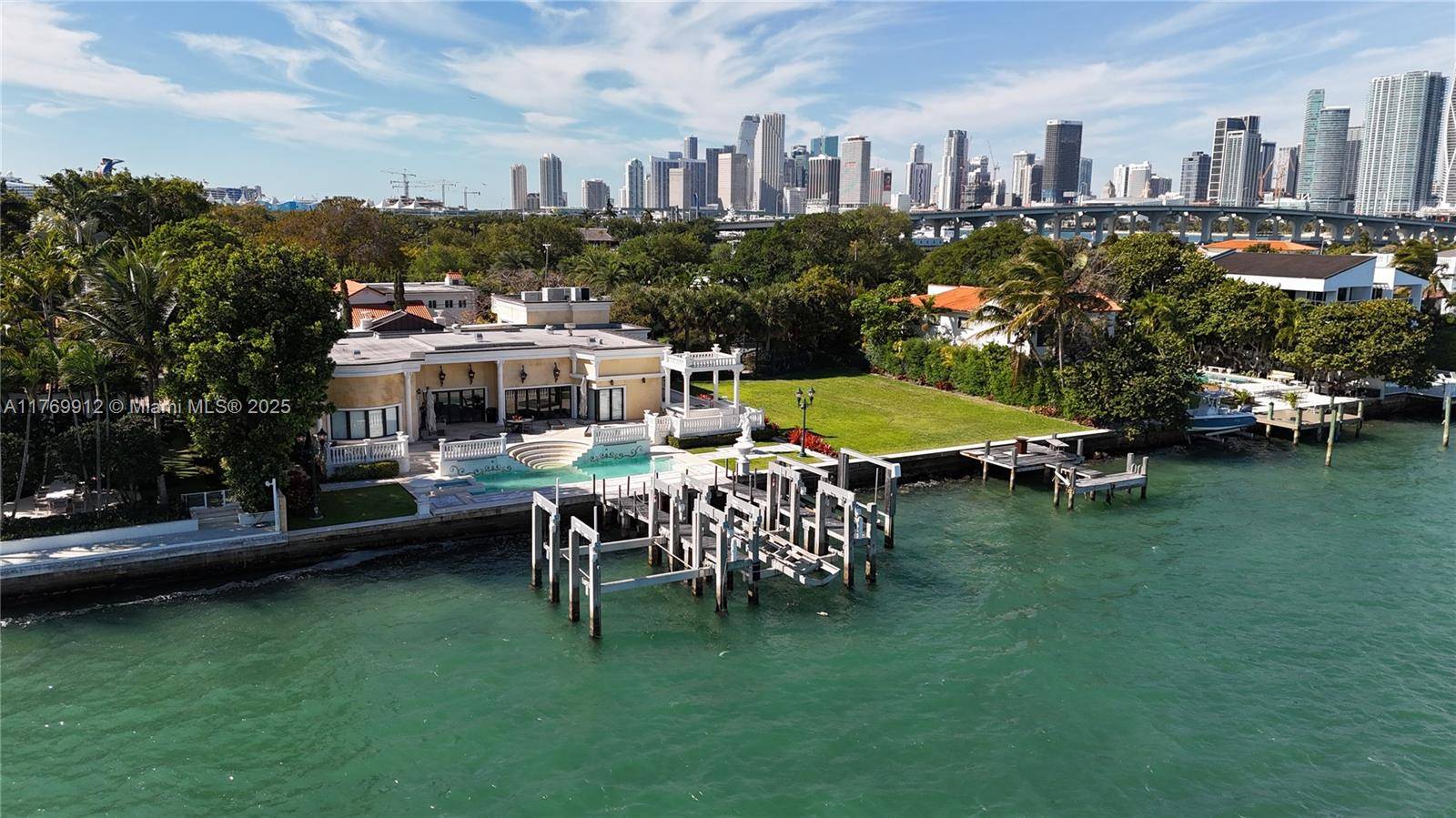Miami, FL 33139,921 N Venetian Dr