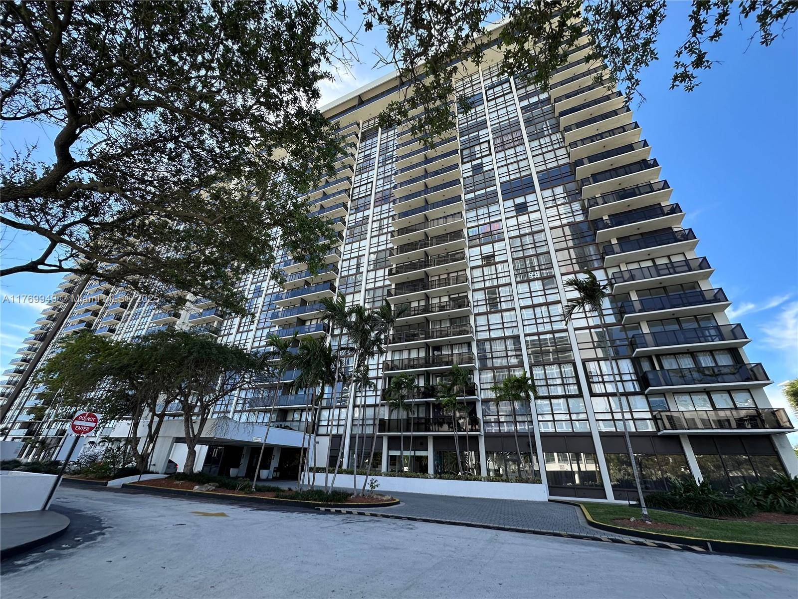 Miami, FL 33137,600 NE 36th St #401
