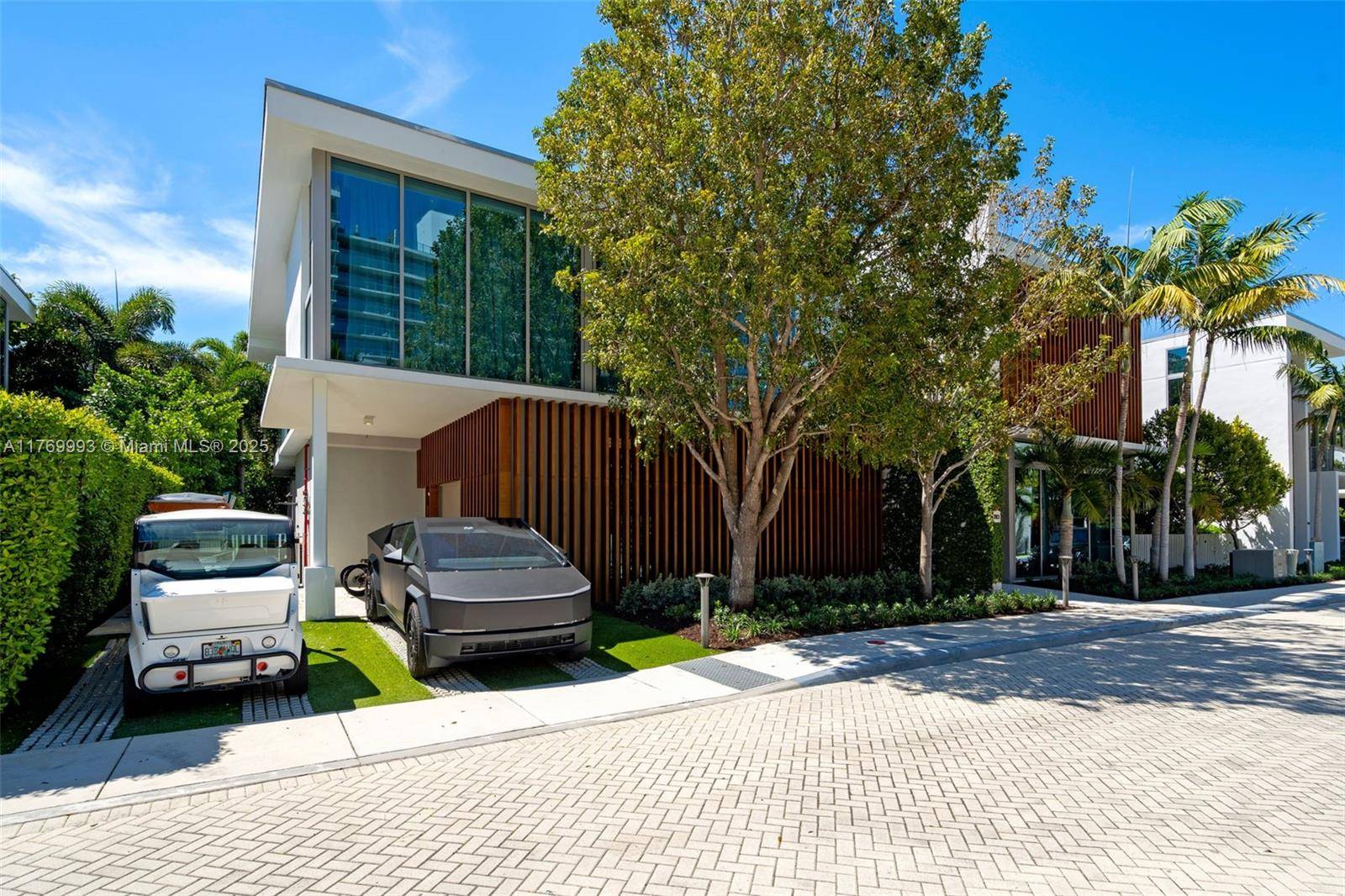 Key Biscayne, FL 33149,110 Reef Ln #10