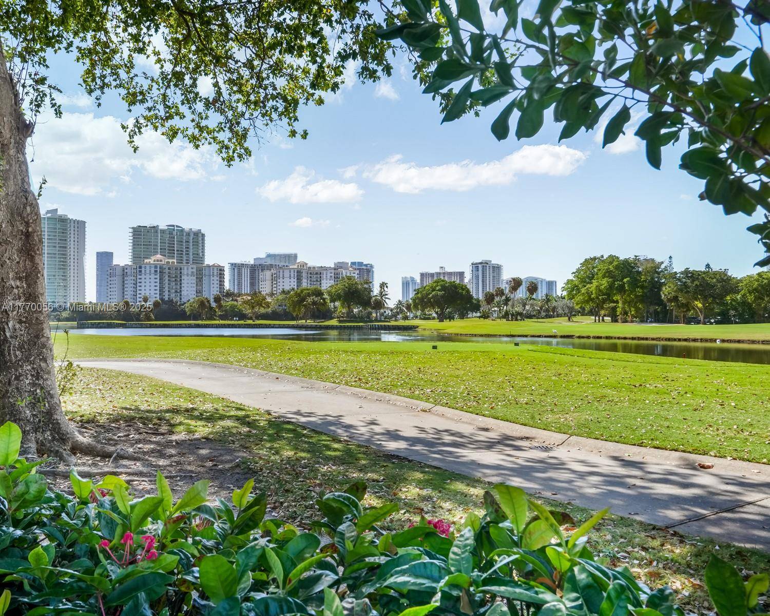 Aventura, FL 33180,3475 N Country Club Dr #818