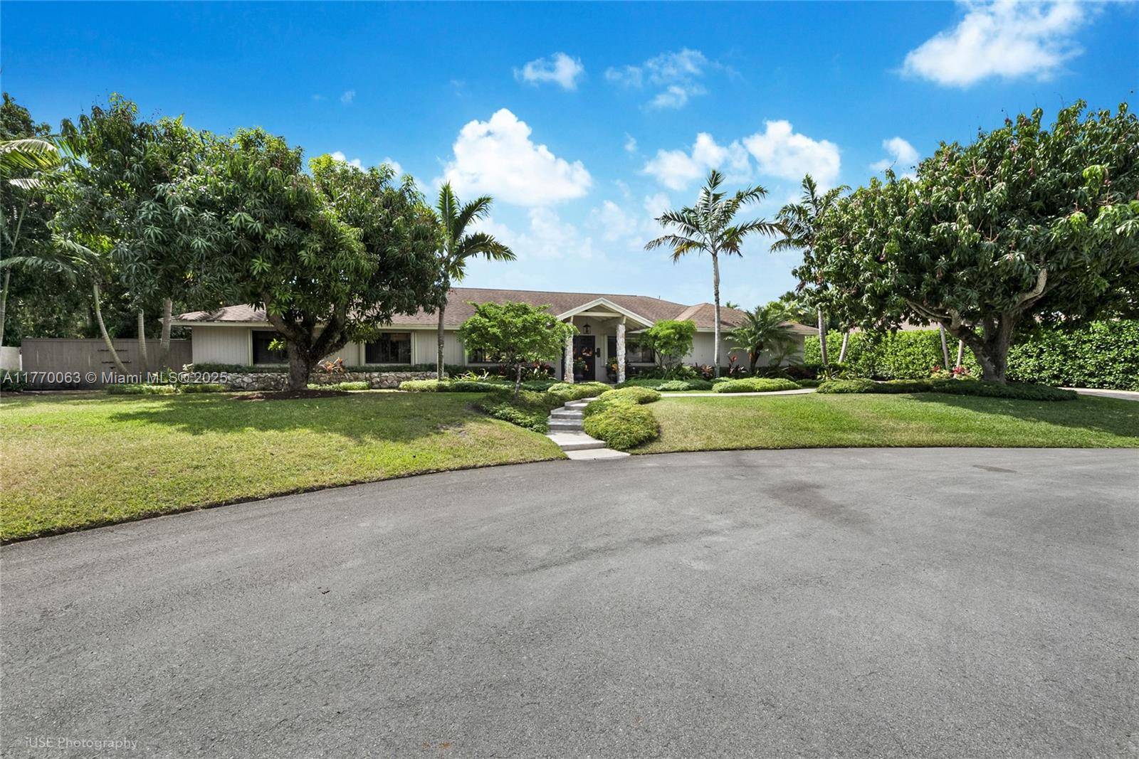 Palmetto Bay, FL 33157,8220 SW 159th St
