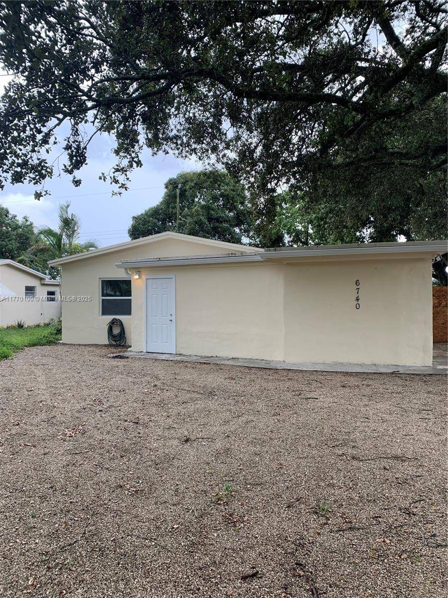 Hollywood, FL 33024,Address not disclosed