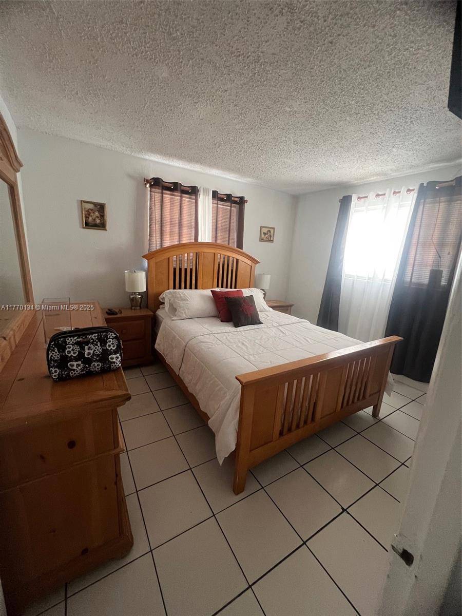 Cutler Bay, FL 33157,9760 SW 184th St #9B