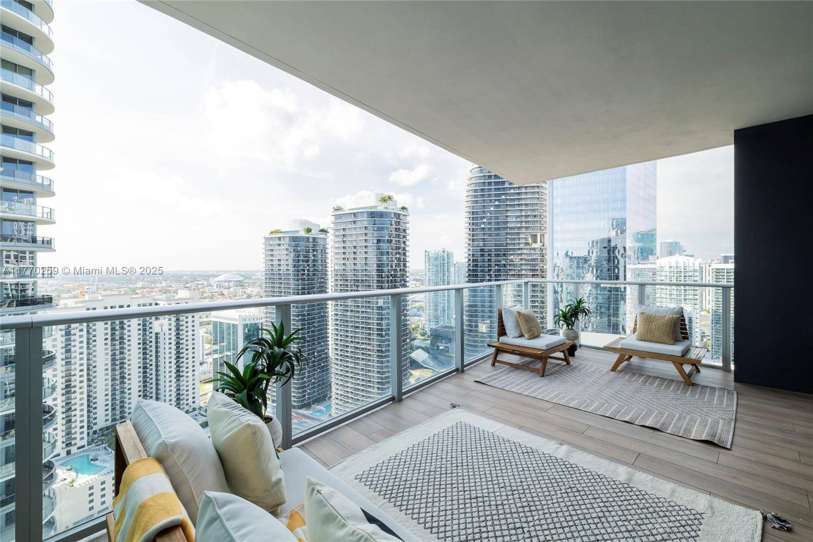 Miami, FL 33131,1010 Brickell Ave #4311