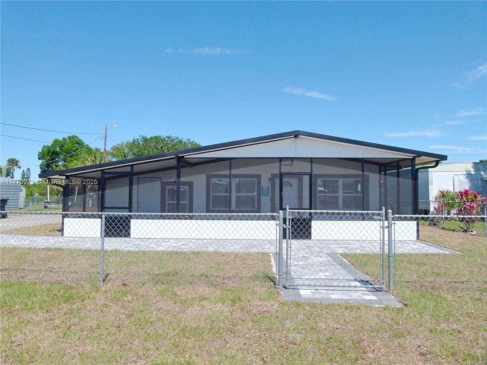 Okeechobee, FL 34974,2203 SE 8th Avenue