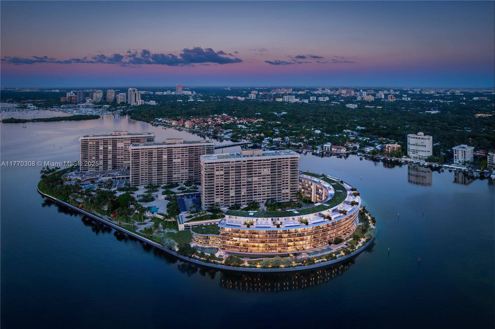 Coconut Grove, FL 33133,5 Grove Isle Drive #PH-L05