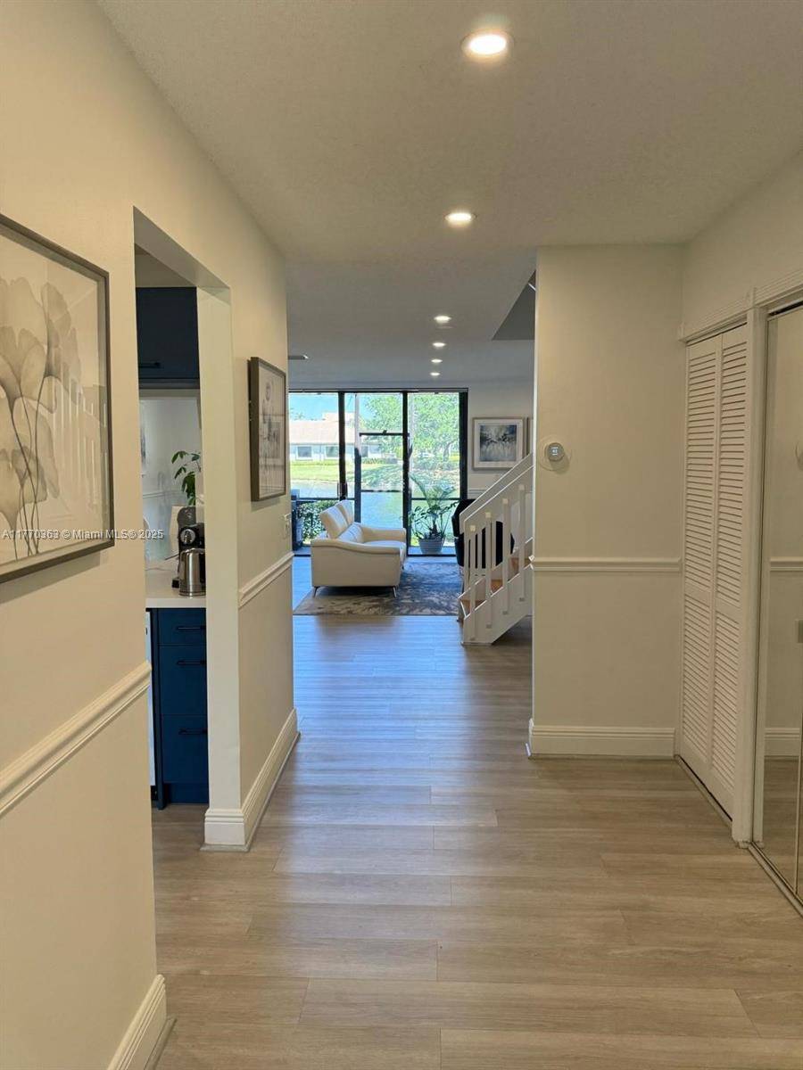Plantation, FL 33322,10601 NW 14th St #201